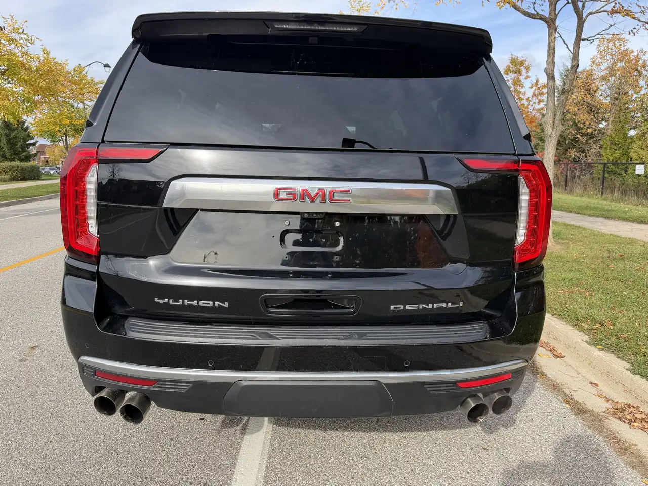 GMC Yukon снимка GMC Yukon