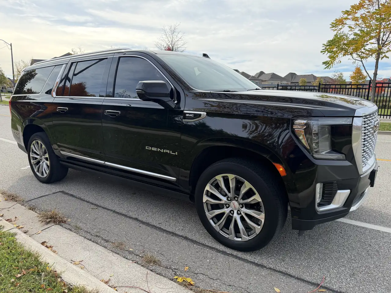 GMC Yukon снимка GMC Yukon