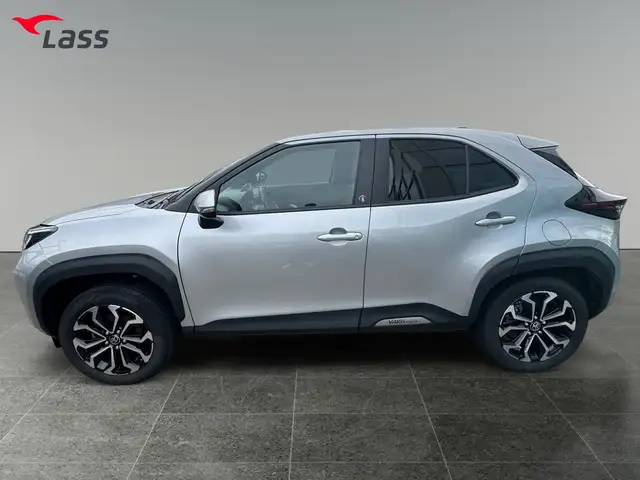 Toyota Yaris Cross view 3