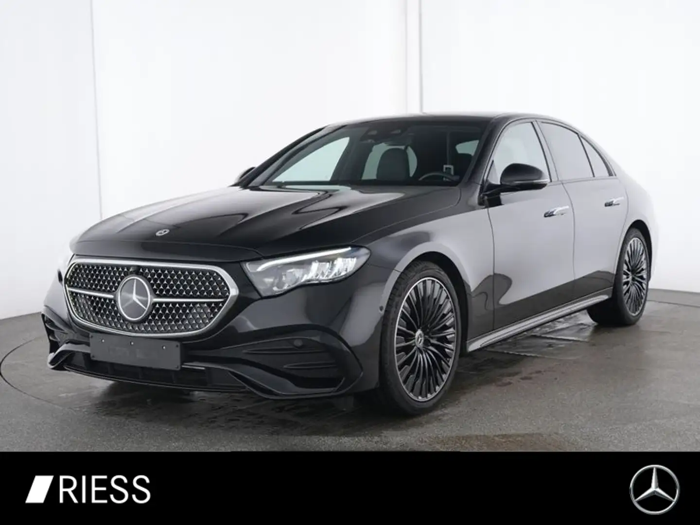 Mercedes-Benz E 200 AMG Sport Night Distr Pano AHK W-Paket 20" Schwarz - 1