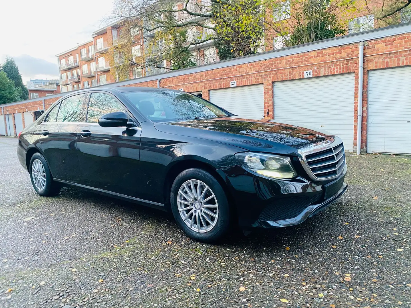 Mercedes-Benz E 200 amg line - 1