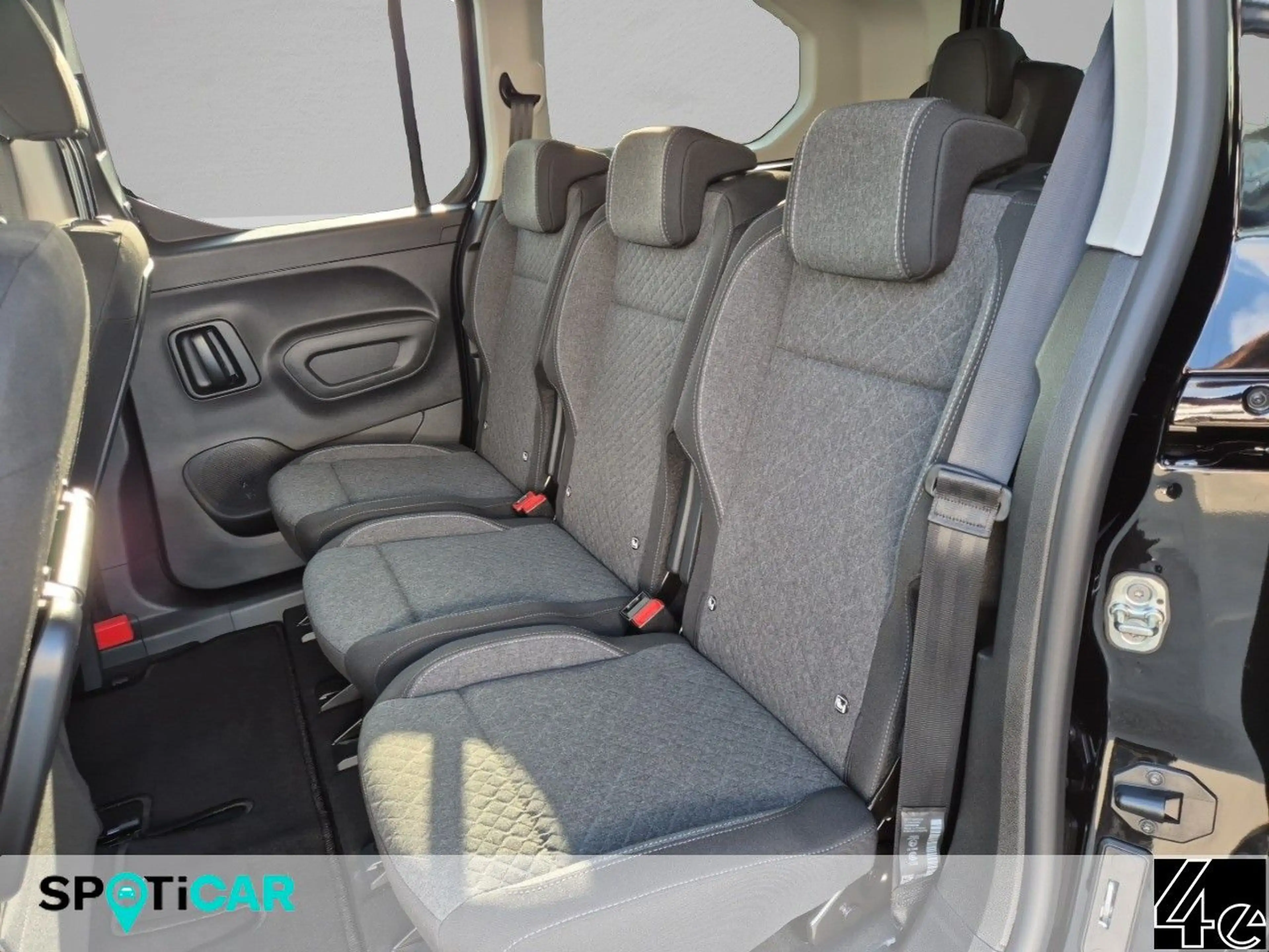Opel Combo Life E 1.5 GS XL — photo 10