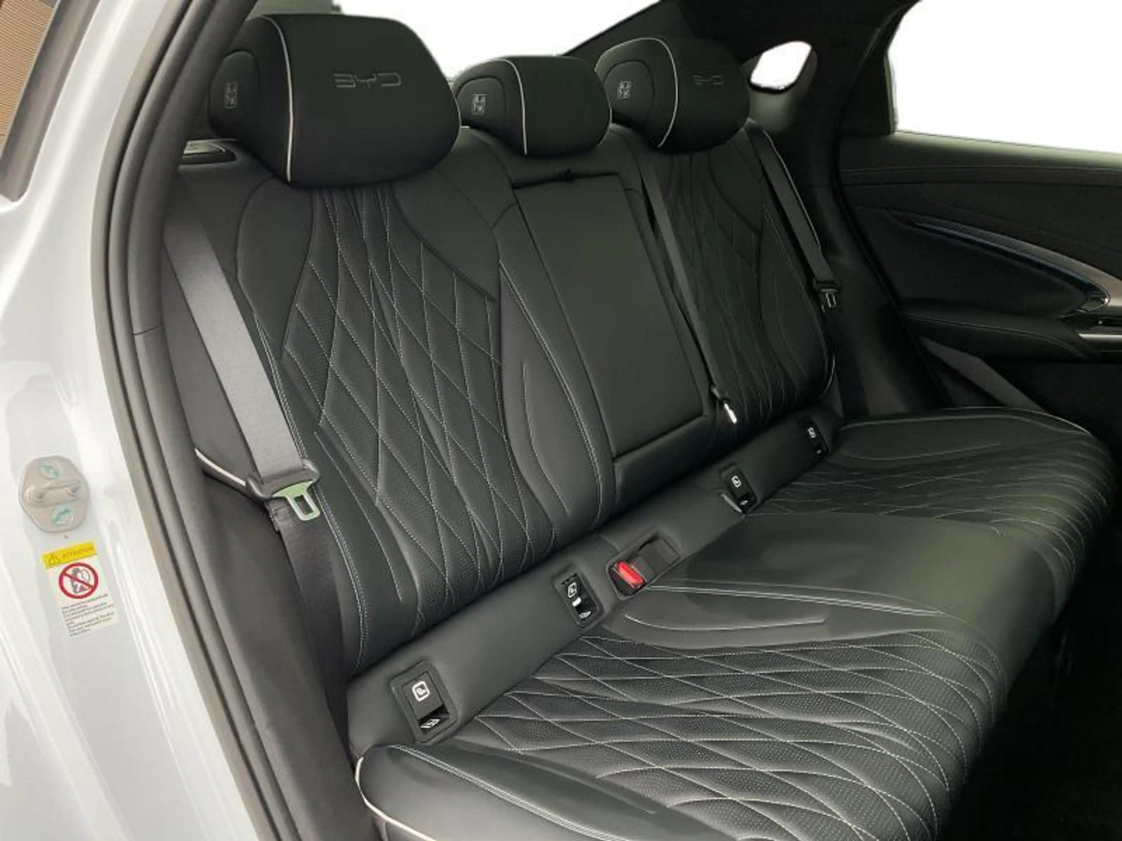 BYD Seal Excellence — photo 12