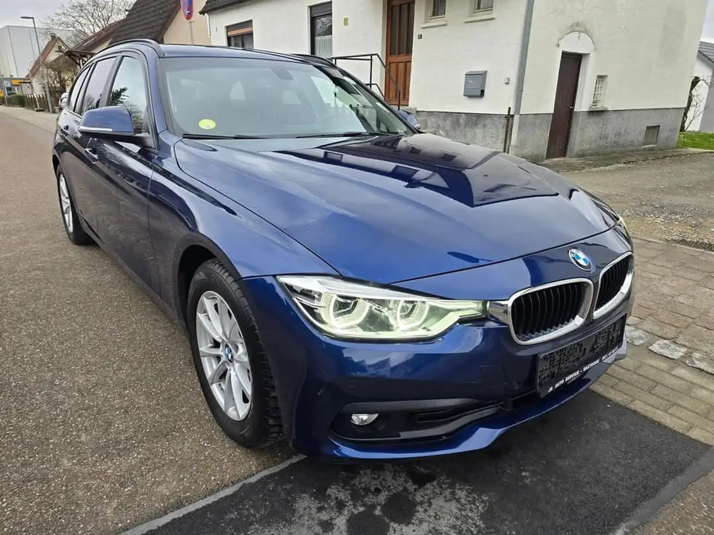 BMW 318 d Advantage Blau - 2