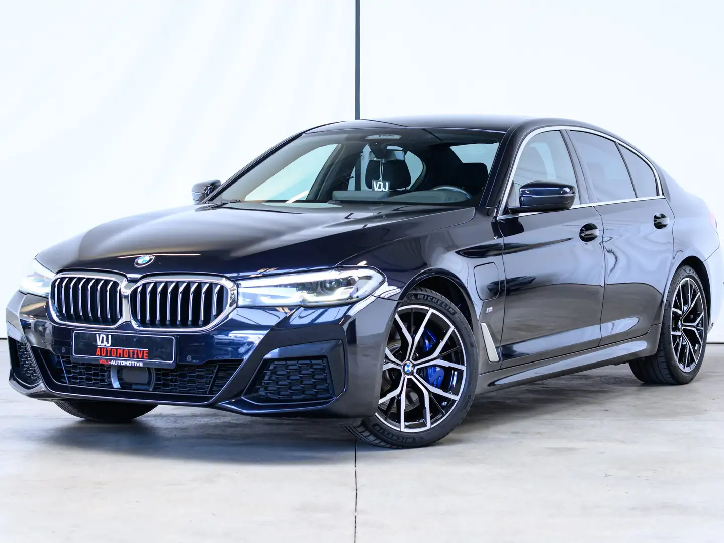 BMW 545 545eXAS PHEV | BTW | GARANTIE | CAMERA | ACC | Noir - 1
