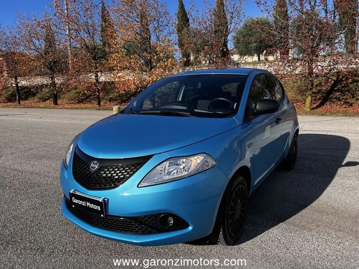 Lancia Ypsilon 1.0 FireFly 5 porte S&S Hybrid Gold Blu/Azzurro - 1