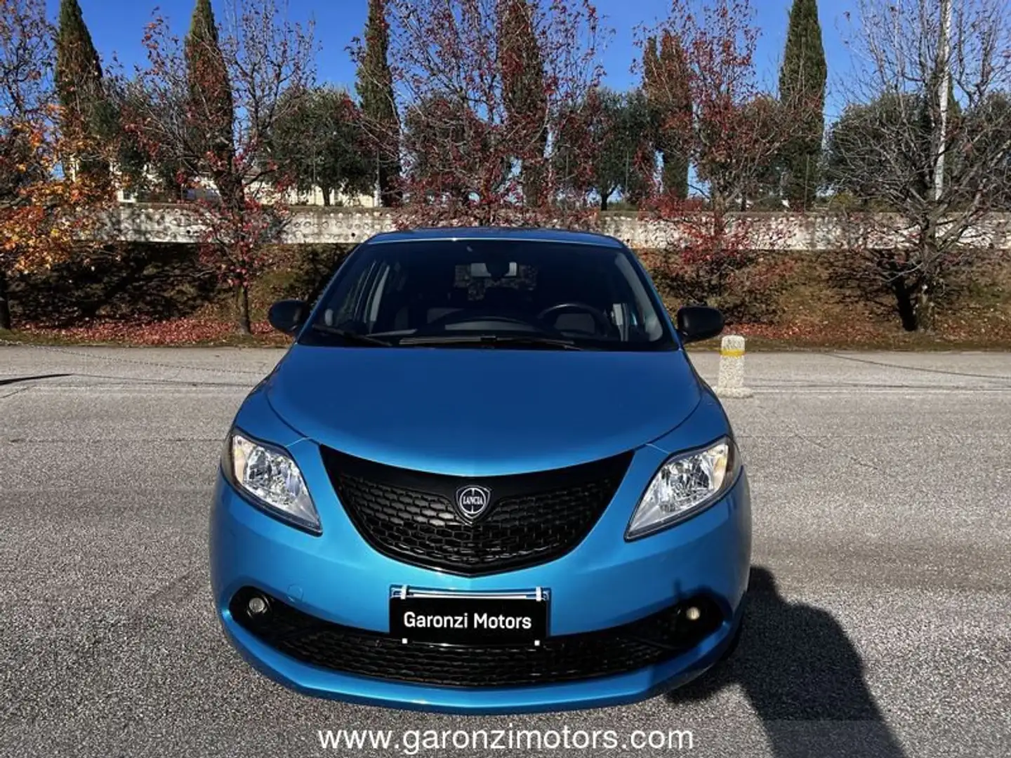 Lancia Ypsilon 1.0 FireFly 5 porte S&S Hybrid Gold Blu/Azzurro - 2