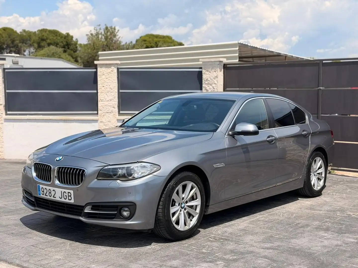 BMW 530 530dA xDrive Gris - 2