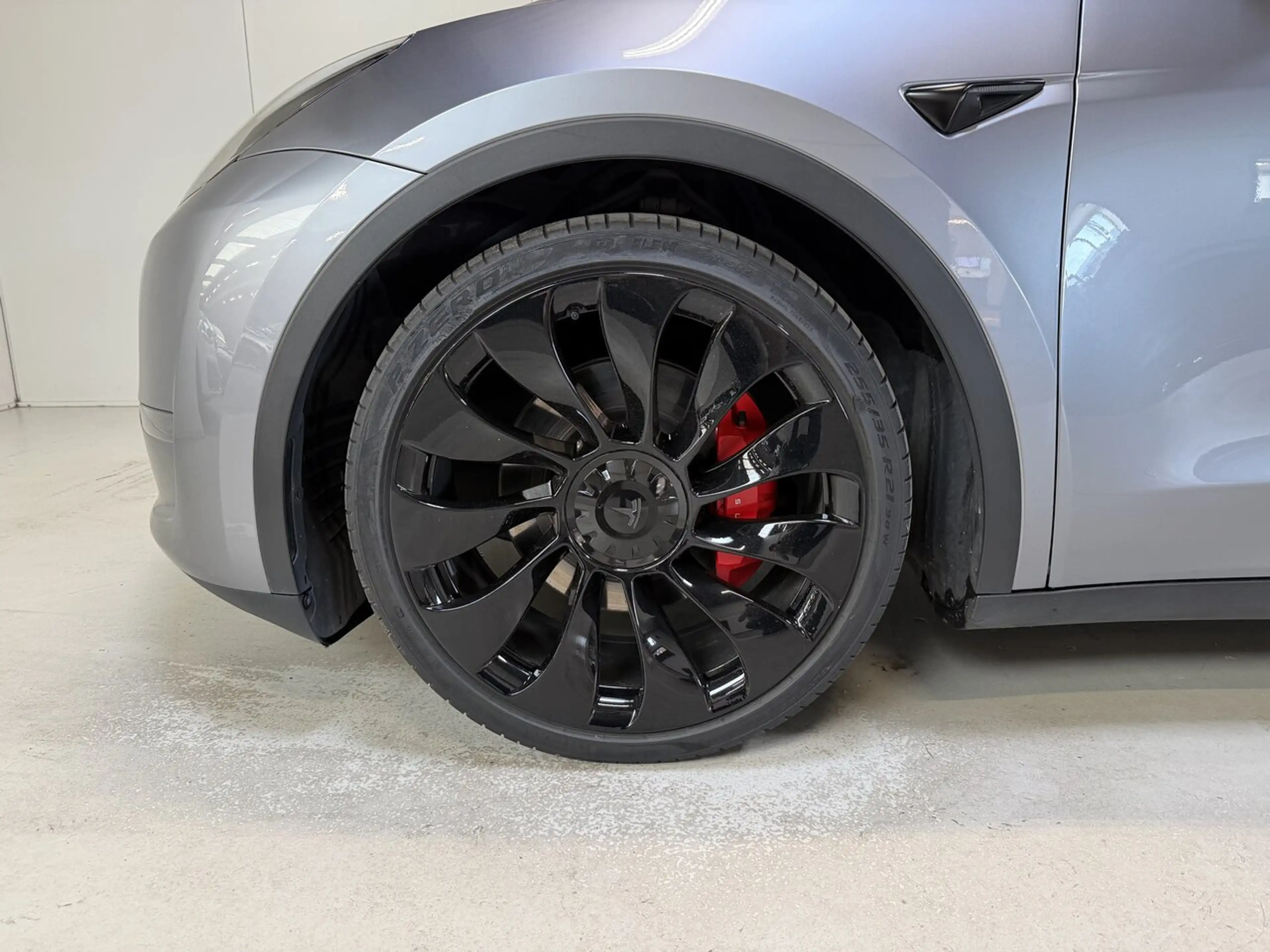 Tesla Model Y Long Range Dual Motor - Performance - SoH 93,3%... — photo 7