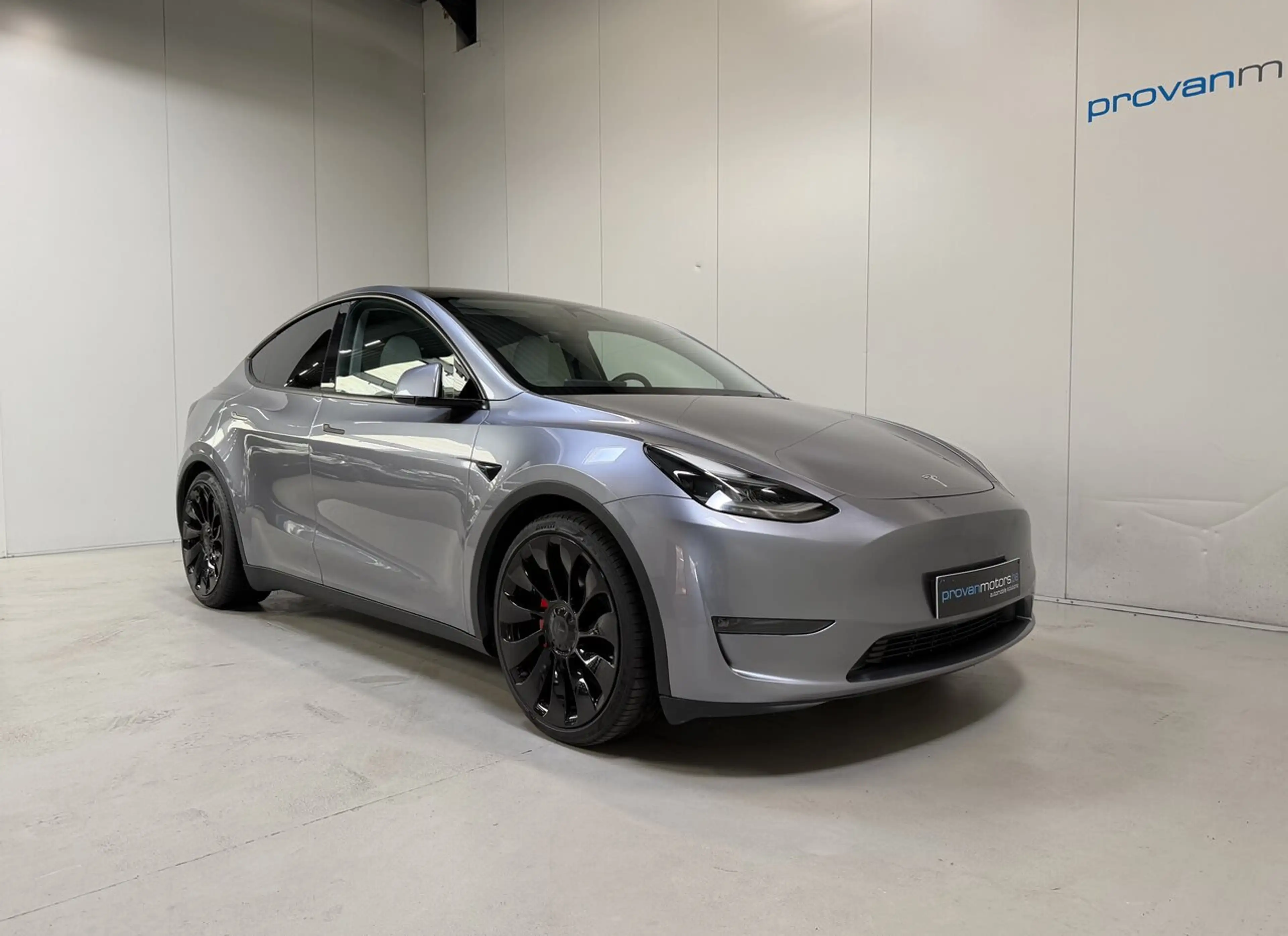 Tesla Model Y Long Range Dual Motor - Performance - SoH 93,3%... — photo 5