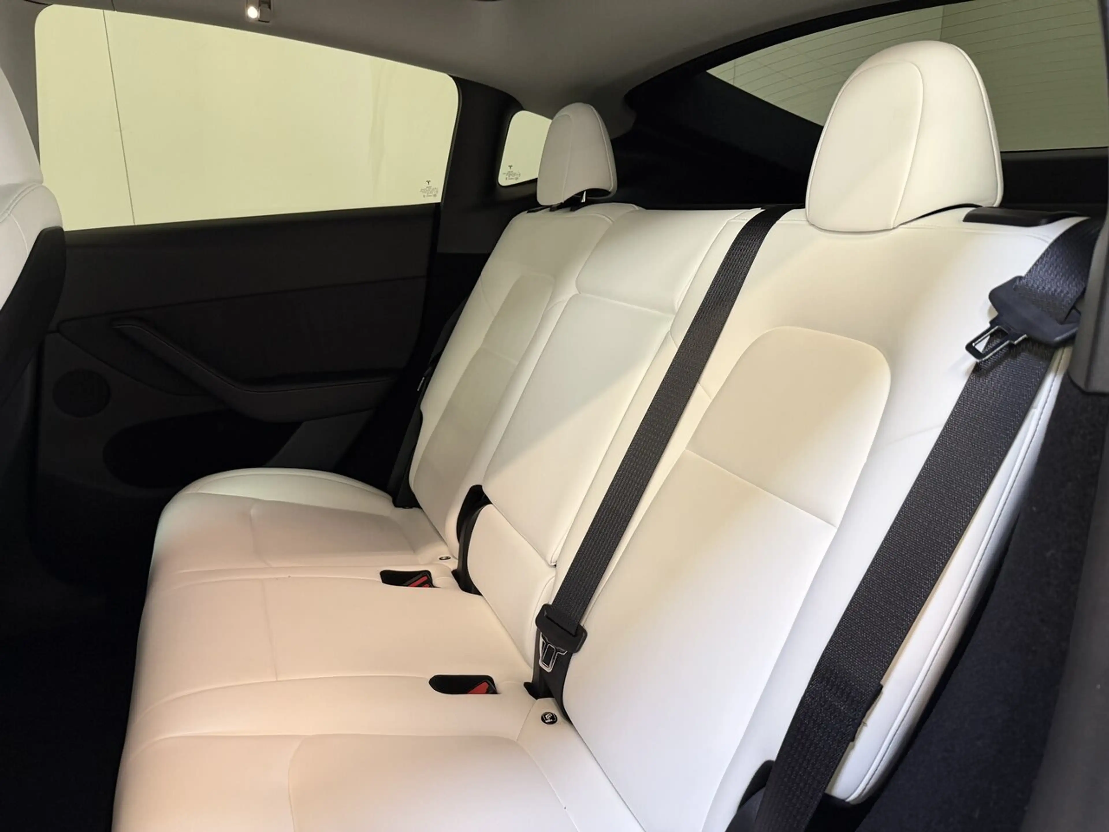 Tesla Model Y Long Range Dual Motor - Performance - SoH 93,3%... — photo 10