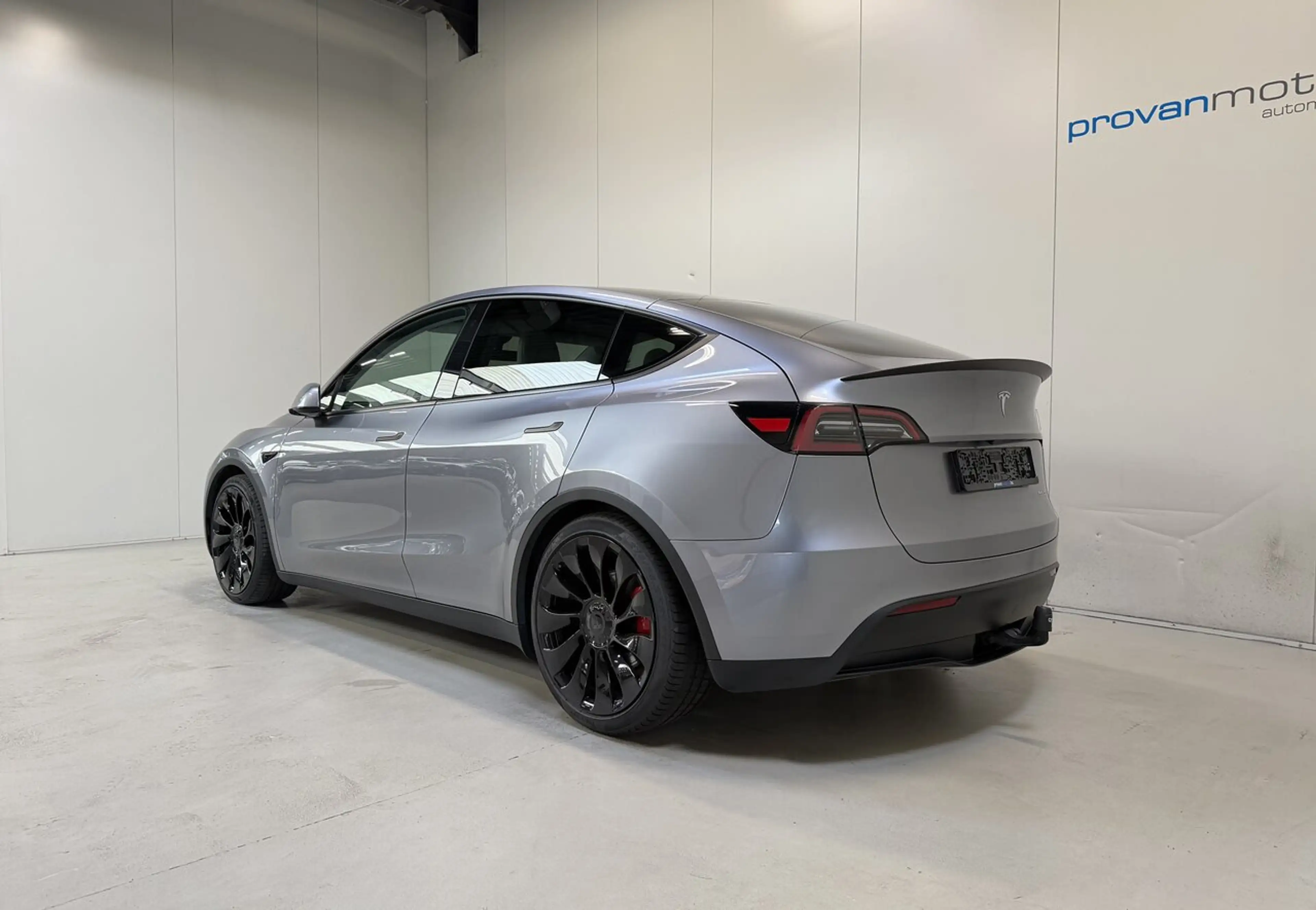 Tesla Model Y Long Range Dual Motor - Performance - SoH 93,3%... — photo 6