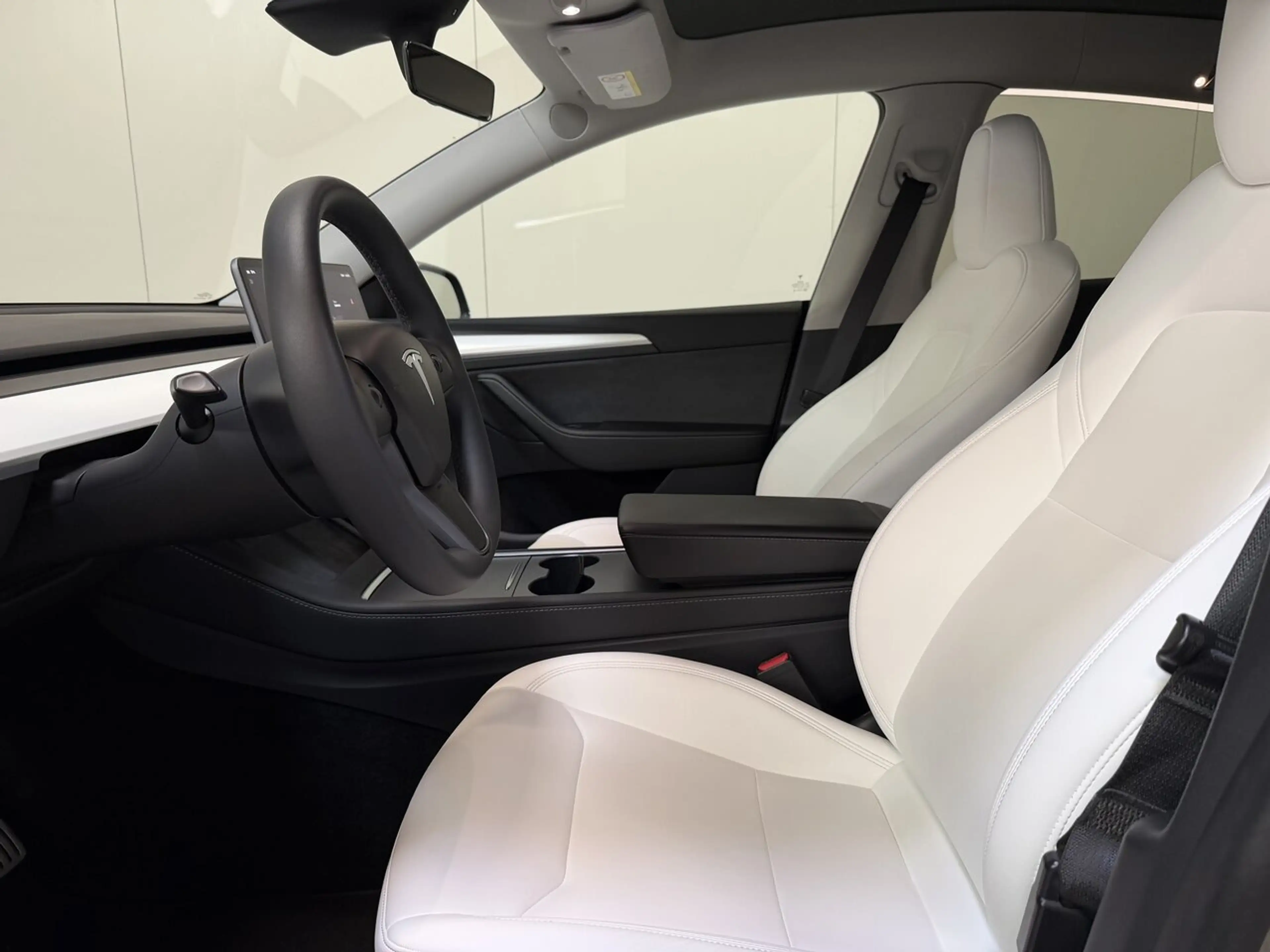 Tesla Model Y Long Range Dual Motor - Performance - SoH 93,3%... — photo 9