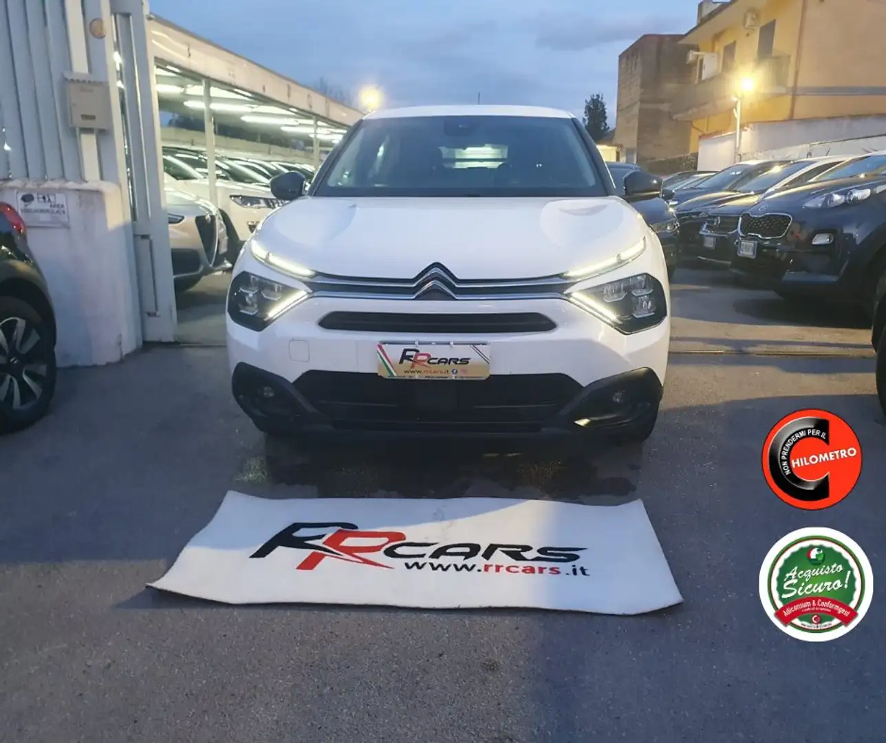 Citroen C4 C4 III 2021 1.5 bluehdi Shine s Bianco - 1