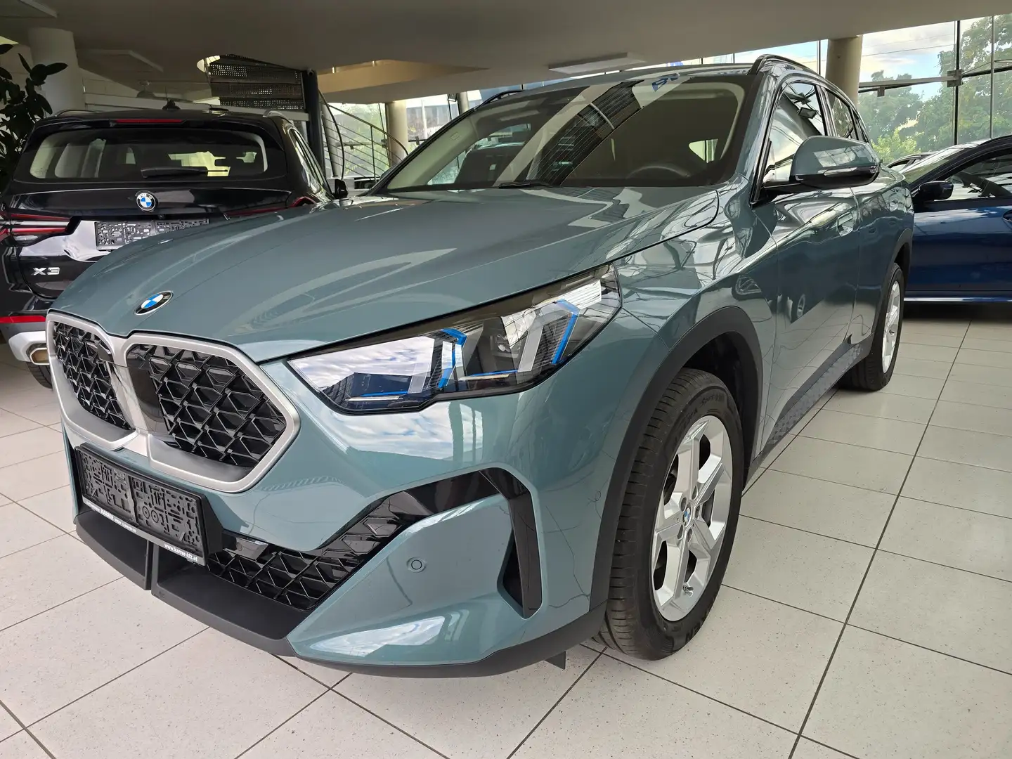 BMW X2 sDrive 18d A. AHK/Lenkradheizung/Rückfahrkamera Grün - 1