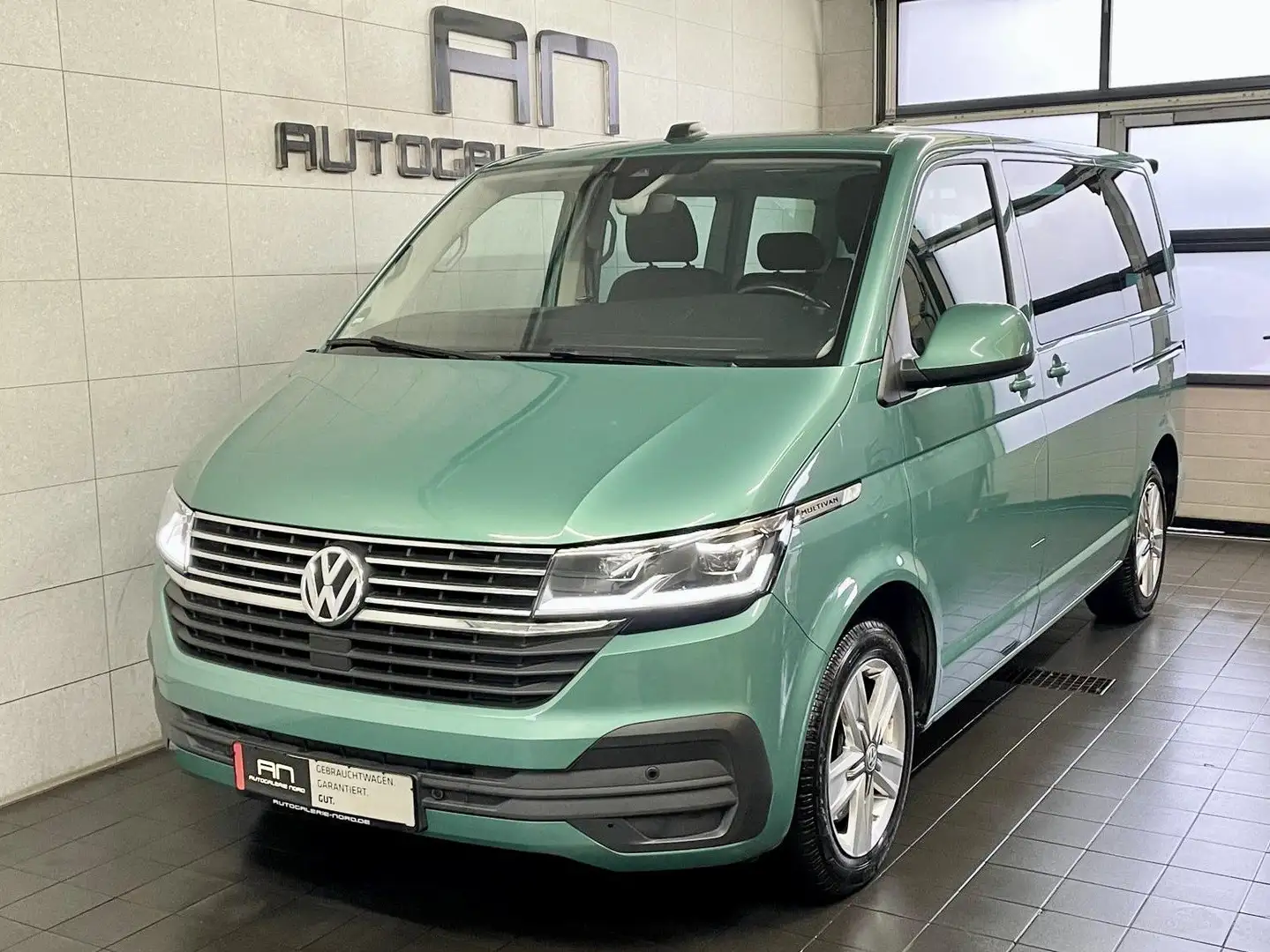 Volkswagen T6 Multivan Comfortline LED-SW+Navi+Standh+Kamera Grün - 2