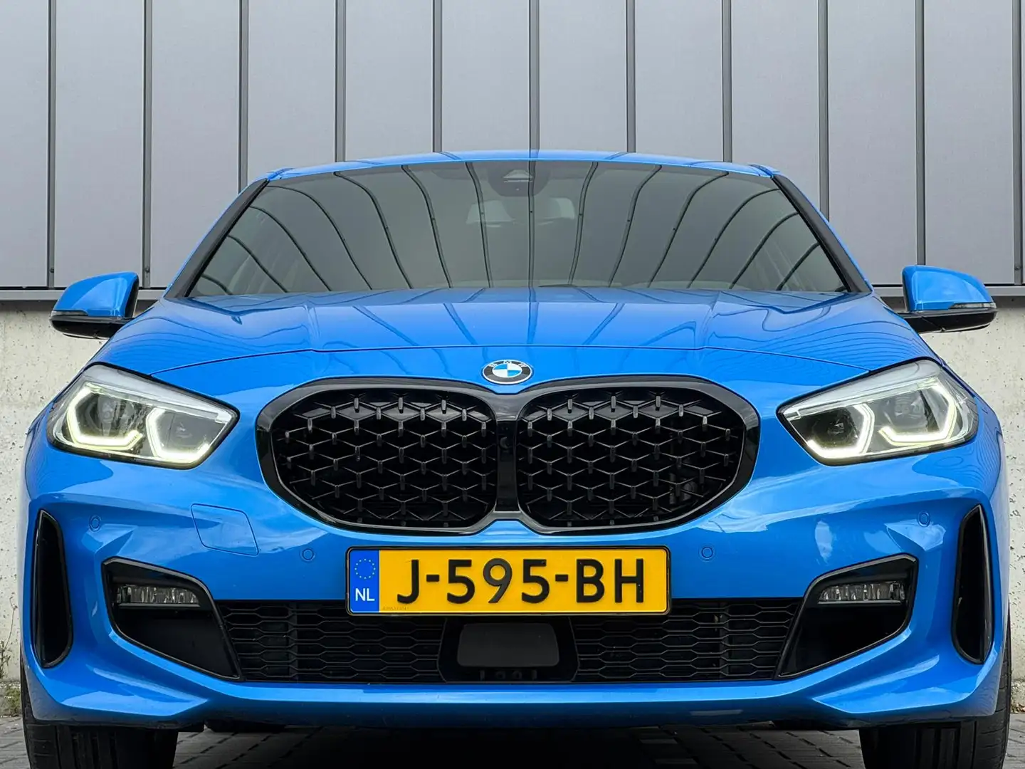 BMW 118 1-serie 118i 140PK Automaat M-Sport Shadow Camera Blauw - 2