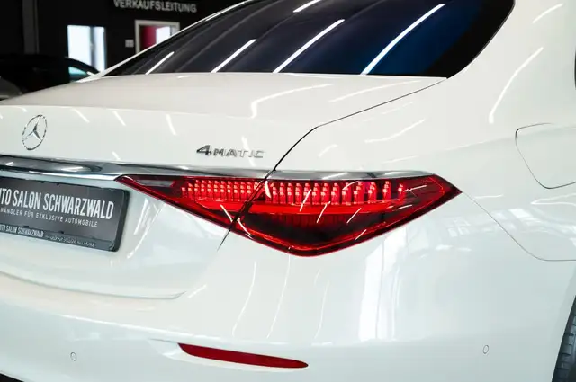 Mercedes-Benz S-Class view 9