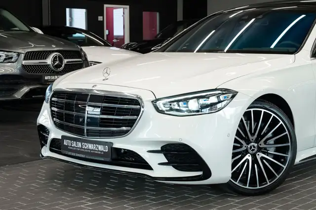 Mercedes-Benz S-Class view 3
