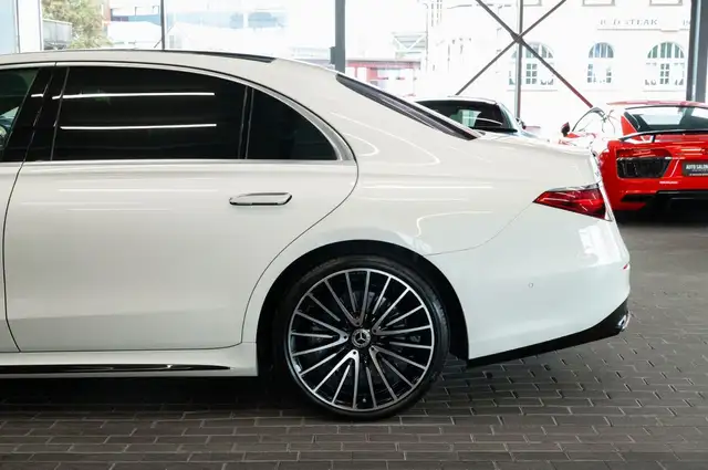 Mercedes-Benz S-Class view 11