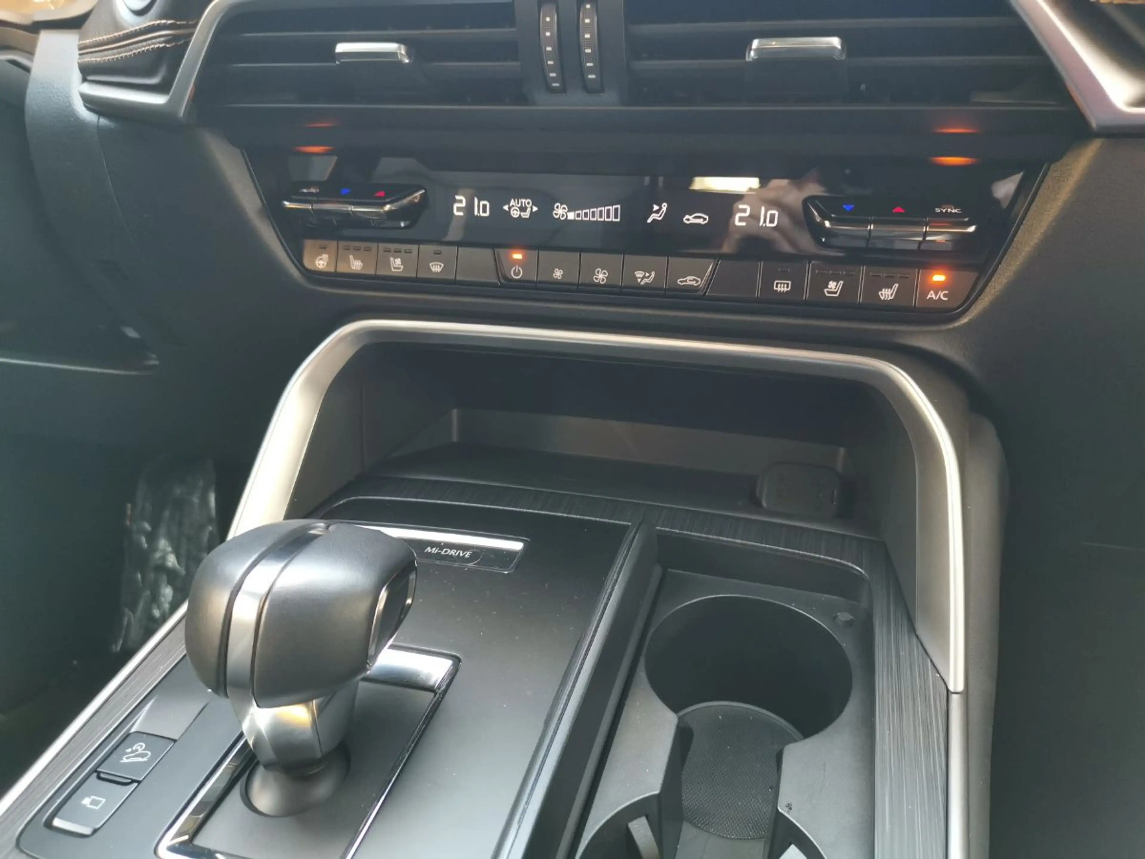 Mazda CX-60 3.3L e-SKYACTIV D 254ps — photo 11