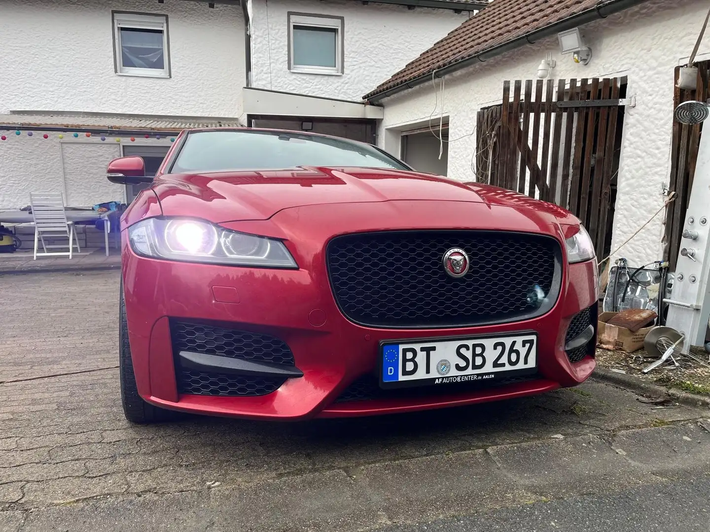 Jaguar XF XF 30d Aut. 300 Sport Rouge - 1