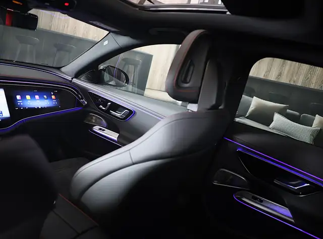 Mercedes-Benz E-Class view 26