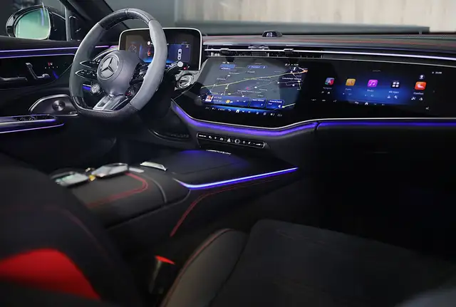 Mercedes-Benz E-Class view 6