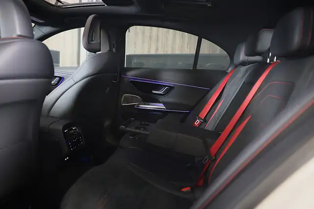Mercedes-Benz E-Class view 30