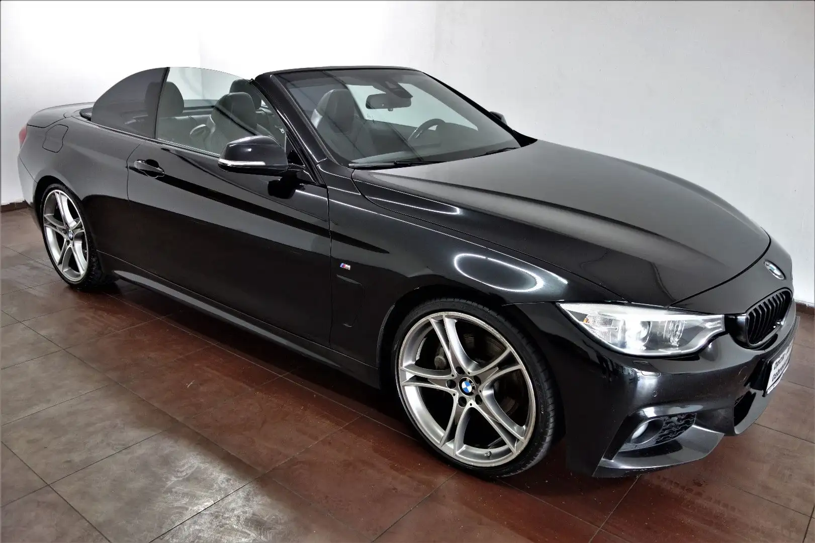 BMW 435 iA Cabrio M-Sportpaket Head-Up/Komfort/20-Zo Schwarz - 2