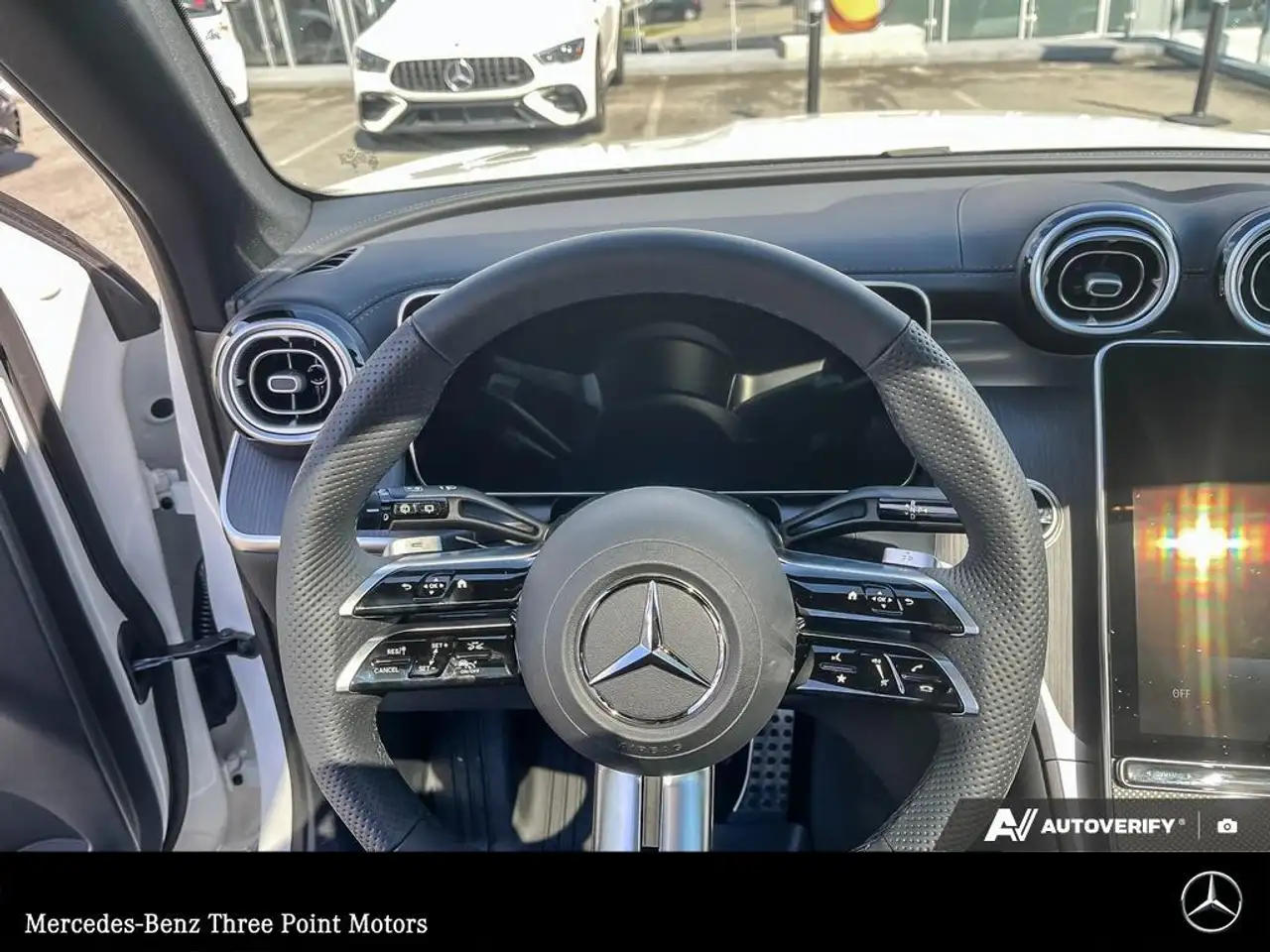 Mercedes-Benz GLC снимка Mercedes-Benz GLC