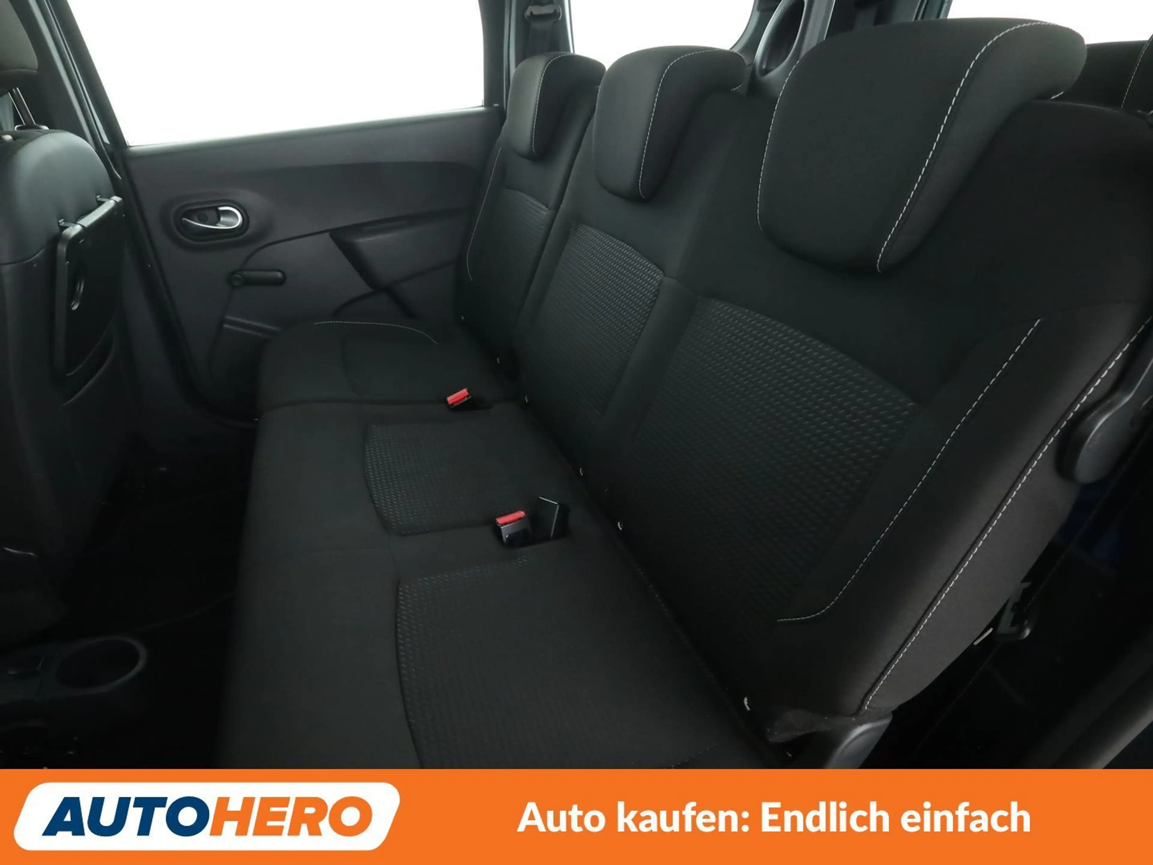 Dacia Lodgy 1.2 TCe Laureate*NAVI*TEMPO*PDC*KLIMA*GARANTIE* — photo 14