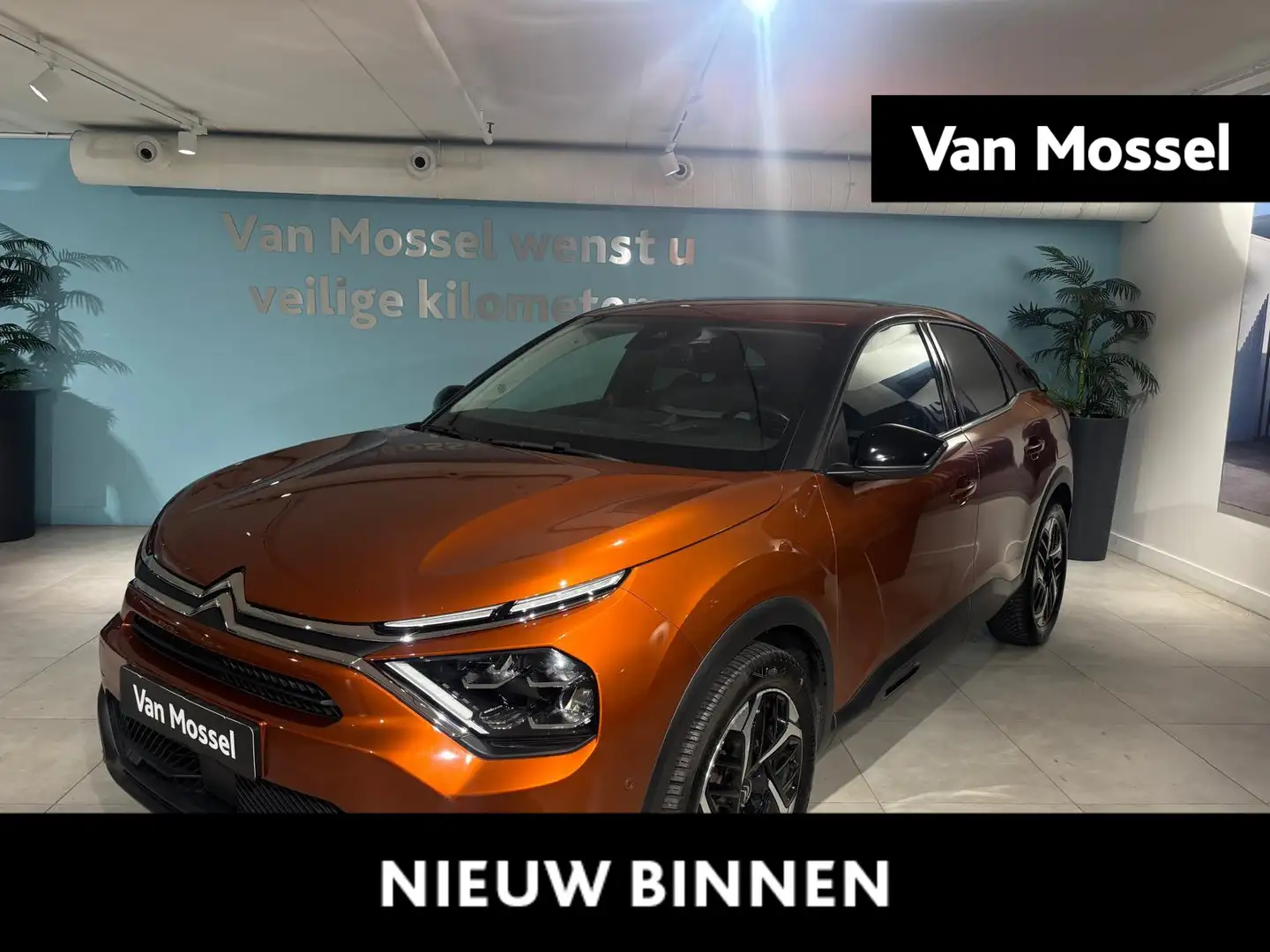 Citroen C4 1.2 Puretech Shine AUTOMAAT | LEDER | NAVI | CAM | Oranje - 1