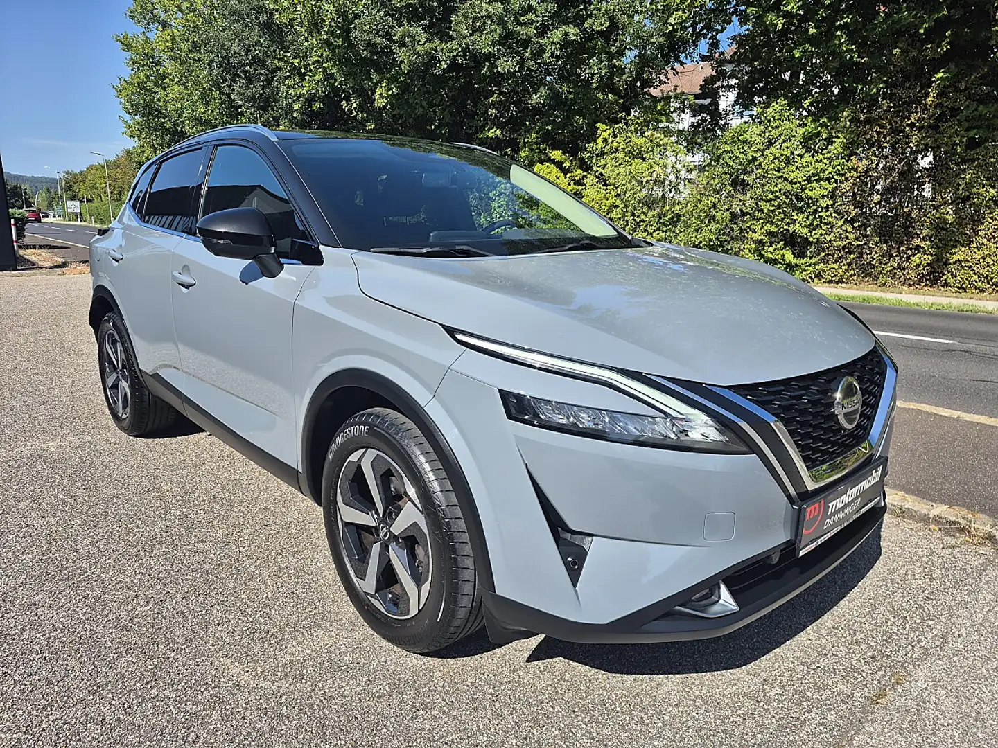 Nissan Qashqai 1,3 DIG-T MHEV N-Connecta Aut. Grau - 2