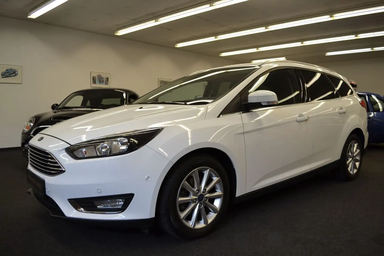 Ford Focus Turnier TITANIUM Bianco - 1