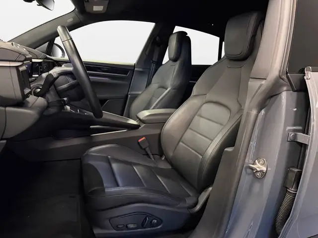 Porsche Macan view 15