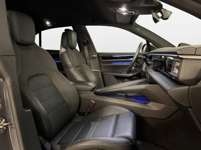 Porsche Macan view 14
