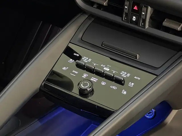 Porsche Macan view 13