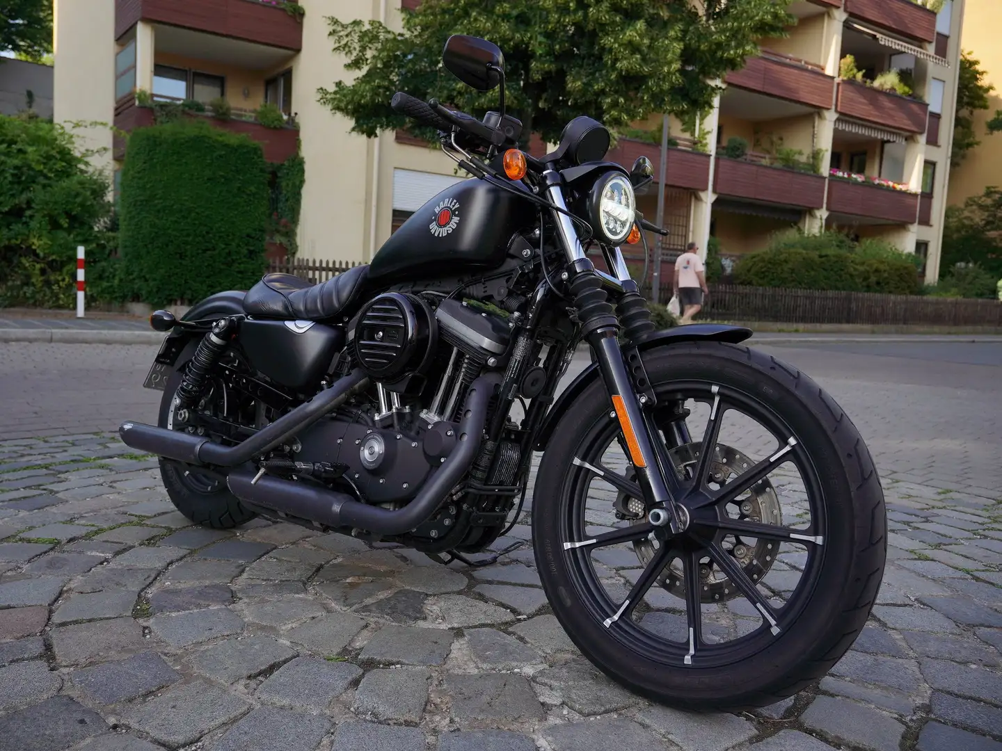 Harley-Davidson Sportster XL 883 Iron Negru - 2