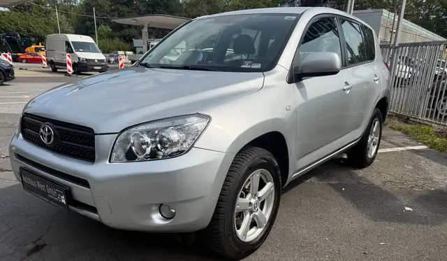 Toyota RAV4 Travel,4x4,1.Hand,Navi,Scheckheft,kein Rost