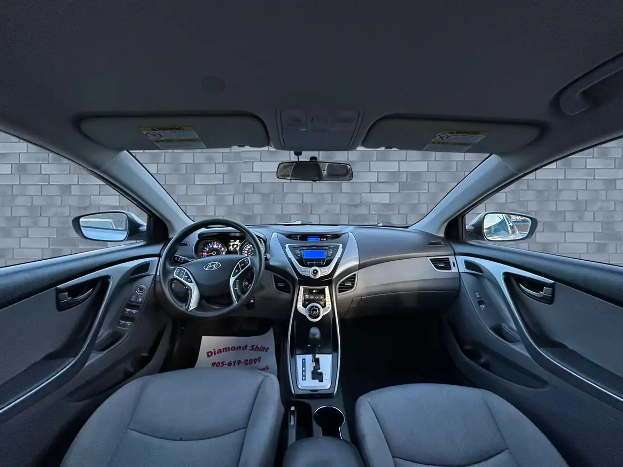 Hyundai ELANTRA photo Hyundai ELANTRA