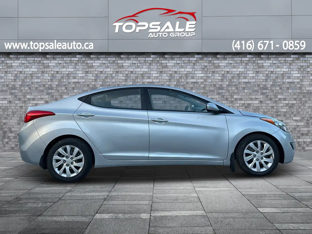 Hyundai ELANTRA photo Hyundai ELANTRA