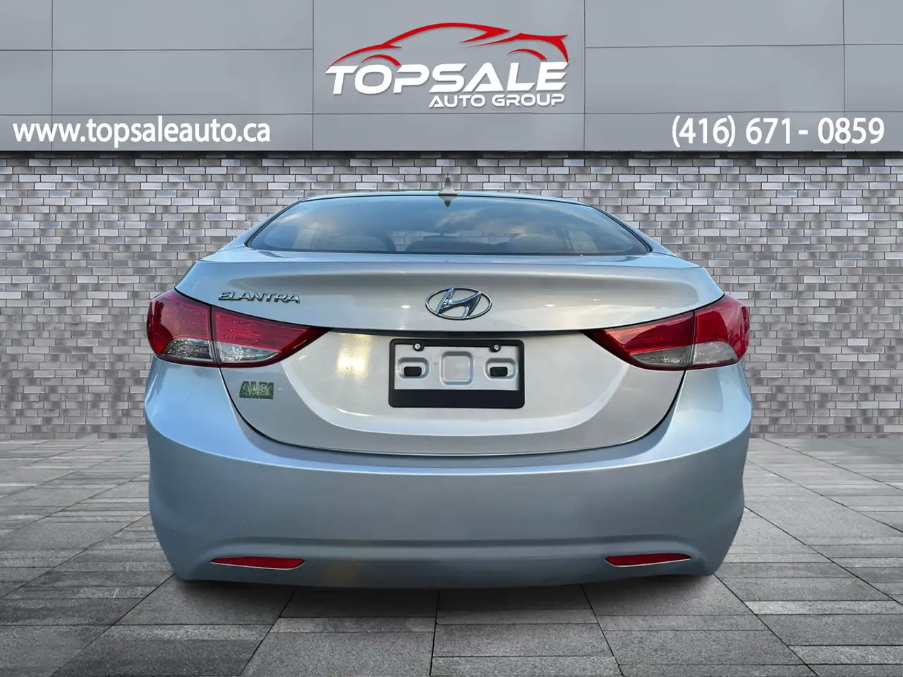 Hyundai ELANTRA photo Hyundai ELANTRA