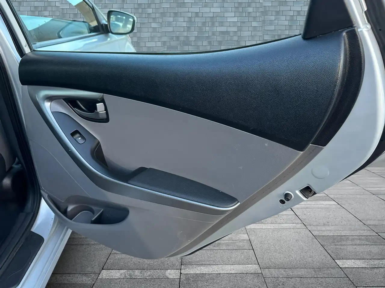 Hyundai ELANTRA photo Hyundai ELANTRA