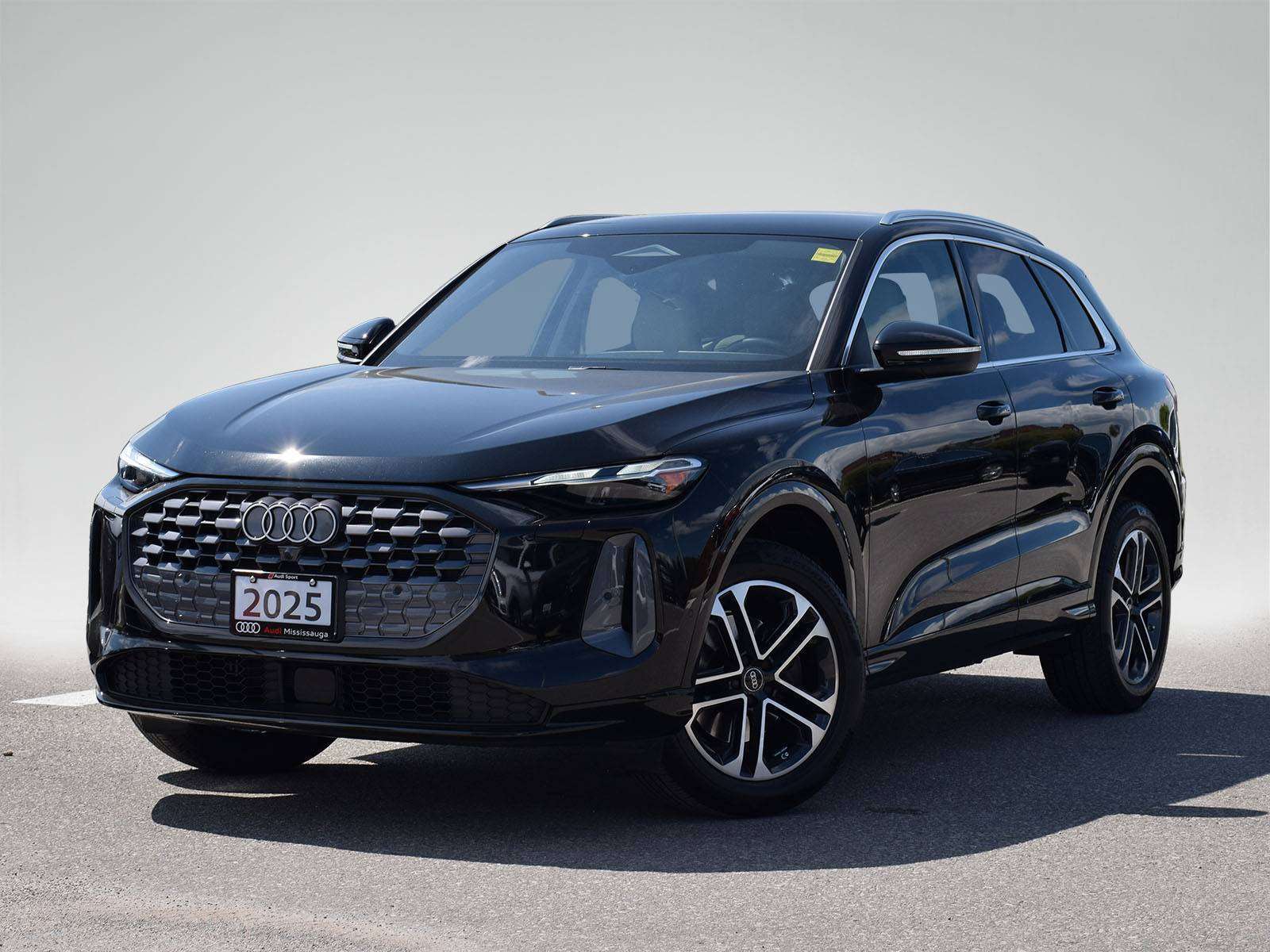 2025 Audi Q5 /New Design/Audi CPO
