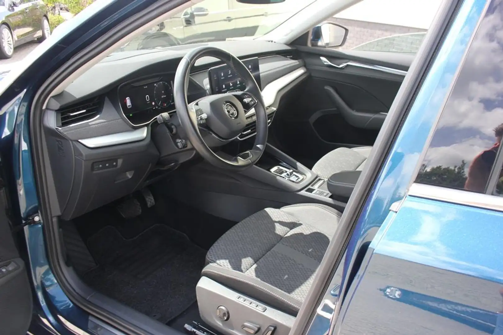 Skoda Octavia Combi 1.4 TSI iV PHEV Business | Trekgewicht | Blauw - 2