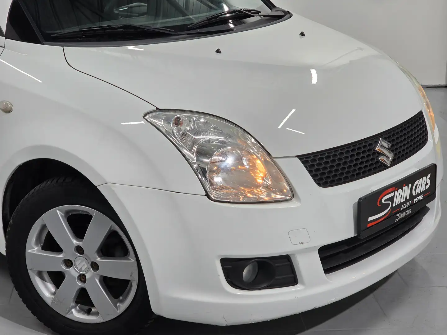 Suzuki Swift // RESERVEE // Blanc - 2