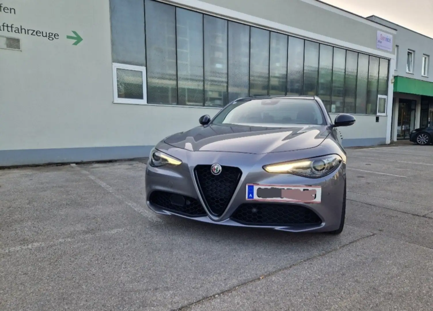 Alfa Romeo Giulia Super 2,2 180 AT RWD Grau - 1
