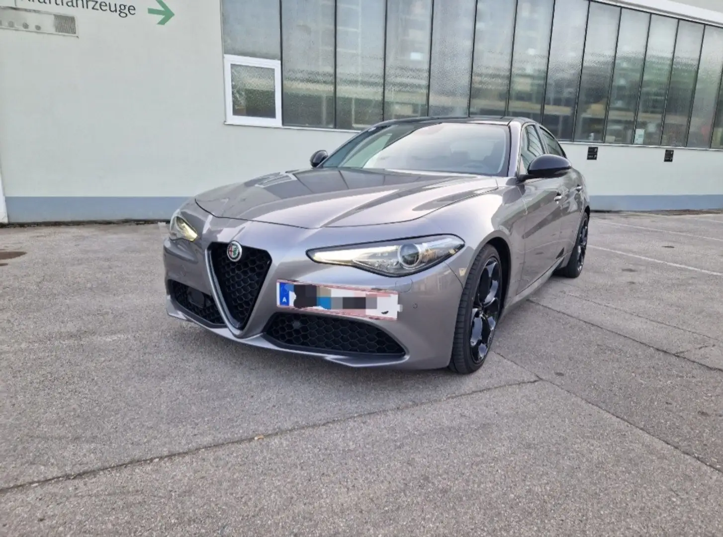 Alfa Romeo Giulia Super 2,2 180 AT RWD Grau - 2