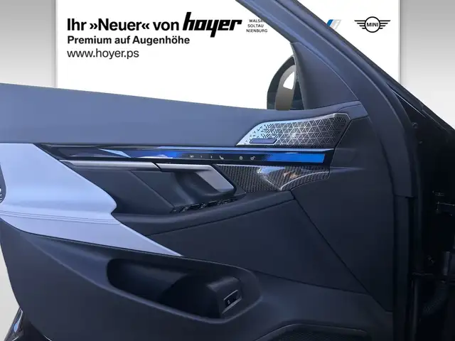BMW 5 Series view 15